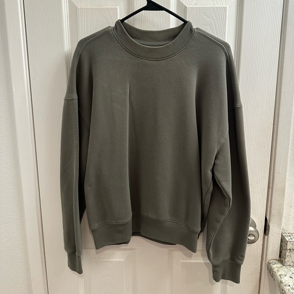 Hollister body fit sweater